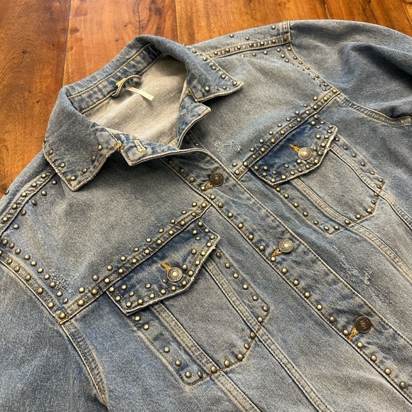 ☀️ FREE PEOPLE Studded Denim Trucker Jacket - Picture 11 of 16